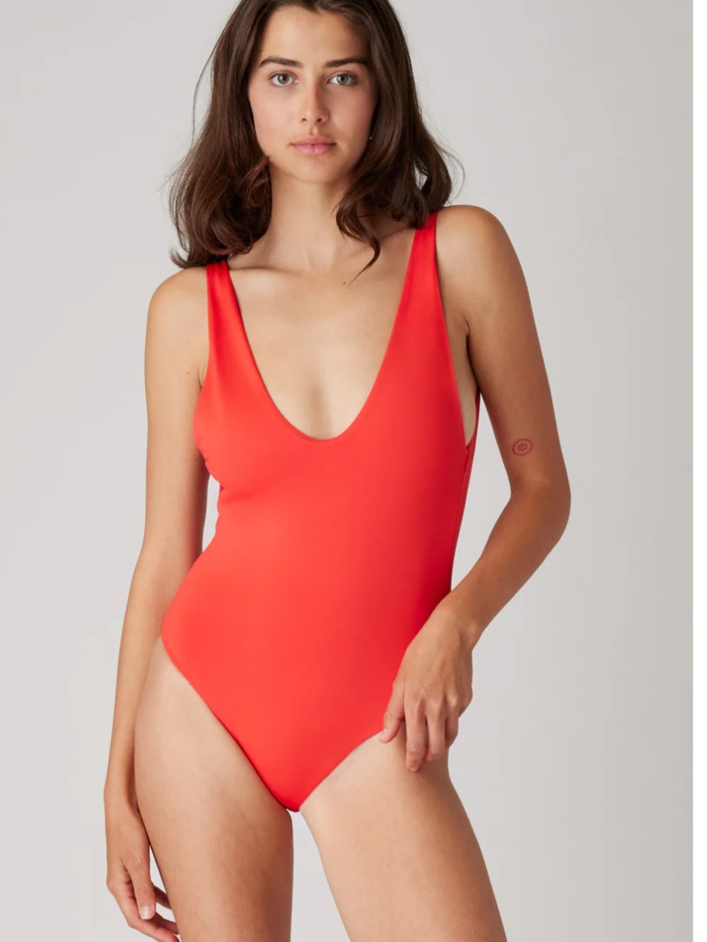 Londre “minimalist” bathing suit in colour fiesta red.